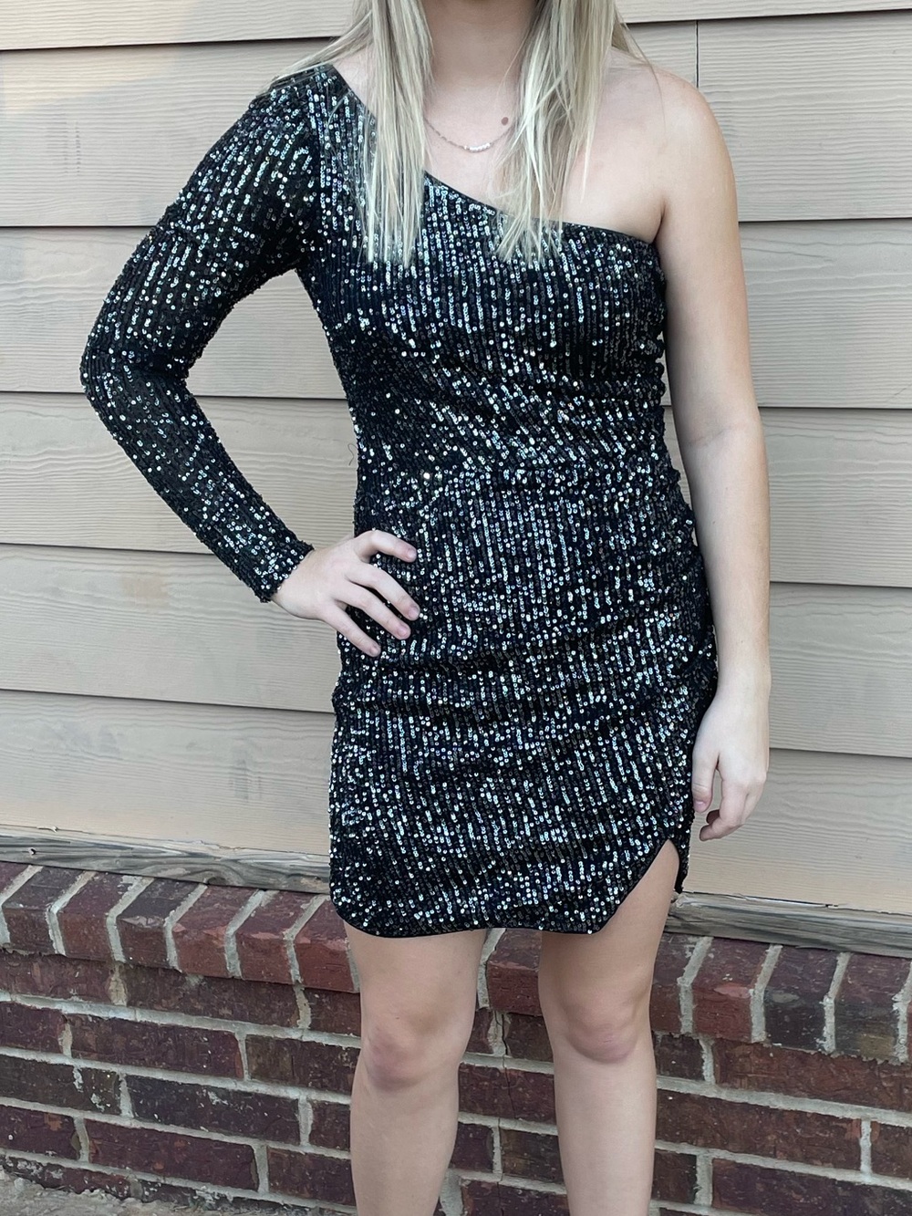 Windsor Black One-Shoulder Sleeve Sequin Mini Dress